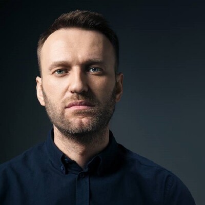 Навальный отрицает версию российских медиков о панкреатите 