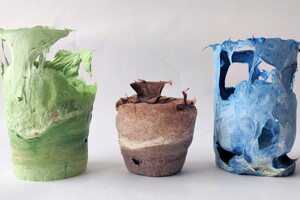 Дизайнер из Индии создала коллекцию ваз из окурков 