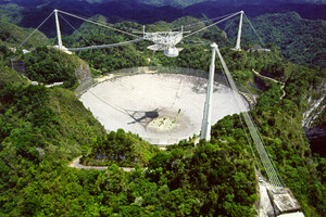 Лопнув ще один трос радіотелескопу Аресібо, є ризик каскадного руйнування 