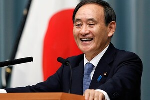 Прем'єр-міністр Японії Есіхіде Суга привітав Байдена з перемогою 