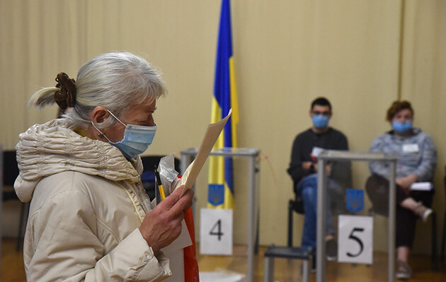 У півтора рази нижче, ніж у першому турі виборів: «ОПОРА» підрахувала явку на 16:00 