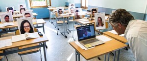 Греция закрывает на карантин школы и детсады