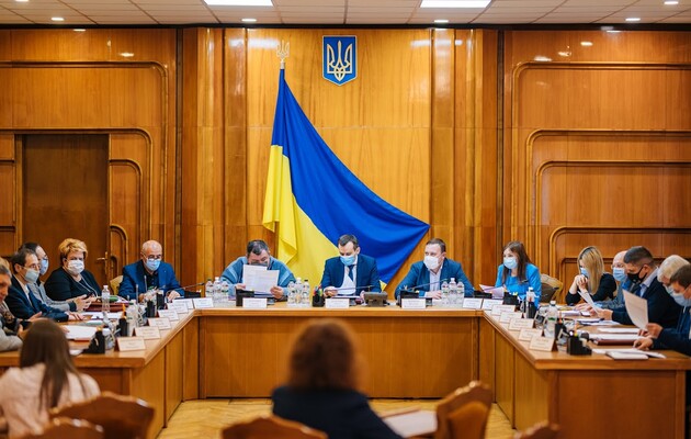 ЦВК залишила скаргу "ОПЗЖ" без розгляду, але зобов'язала Харківську ТВК врахувати рішення судів за позовами цієї партії