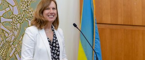 Марионетки Кремля в Раде и медиа распространяют в Украине неправдивые антизападные нарративы – Кристина Квин