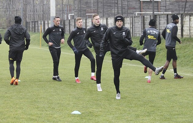 "Олімпік" зупинив тренування