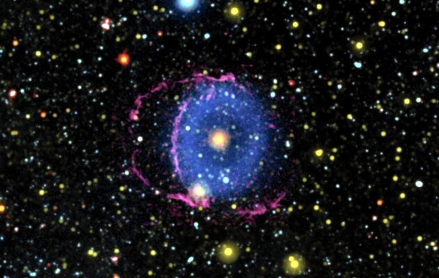 Астрономы раскрыли тайну туманности Синее кольцо