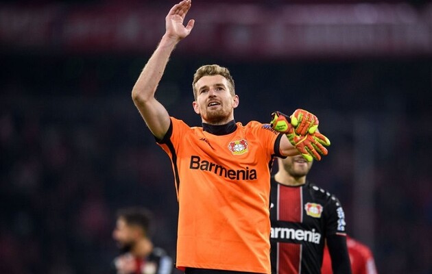 Автогол Градецки не помешал "Байеру" победить