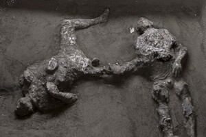 Археологи нашли на вилле в Помпеях останки двух человек