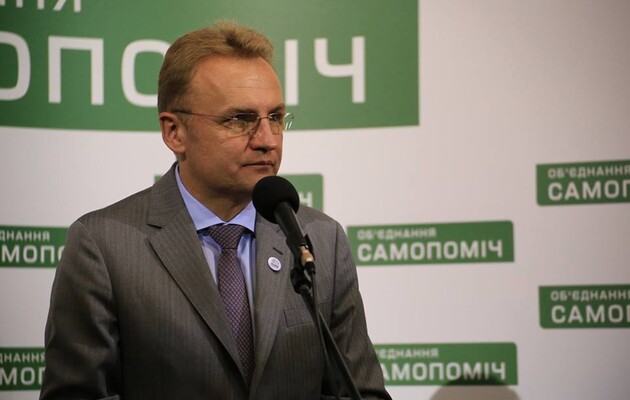 Адавык назвал претензии Садового безосновательными