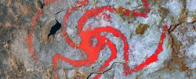 Ученые считают, что рисунок олицетворяет цветок дурмана