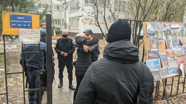 Всех подозреваемых в нападении на автобус «ОПЗЖ» под Харьковом выпустили из СИЗО