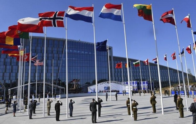 Украину пригласили на встречу министров иностранных дел НАТО