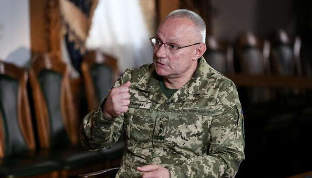 Главнокомандующий ВСУ рассказал, почему военные не открывают огонь в Донбассе