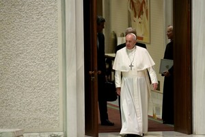 Папа римський Франциск провів молитву з нагоди смерті аргентинського футболіста Дієго Марадони 