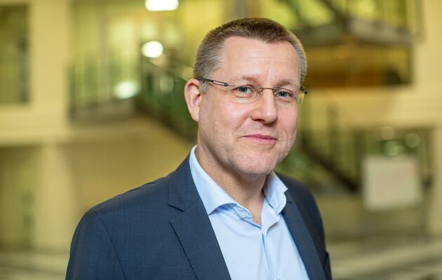 Глава правления Приватбанка Петр Крумханзл: «Пока на допросы ходит только новый топ-менеджмент банка»