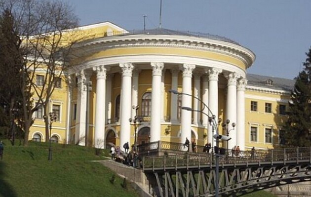 Печерський суд заарештував Будинок профспілок, Жовтневий палац та інші об'єкти Федерації профспілок 