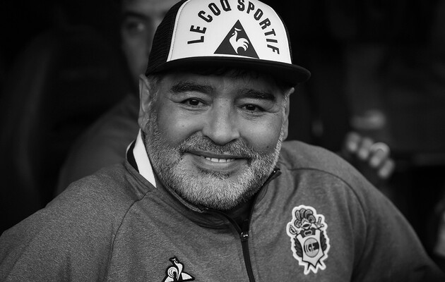 Диего Марадона умер 25 ноября