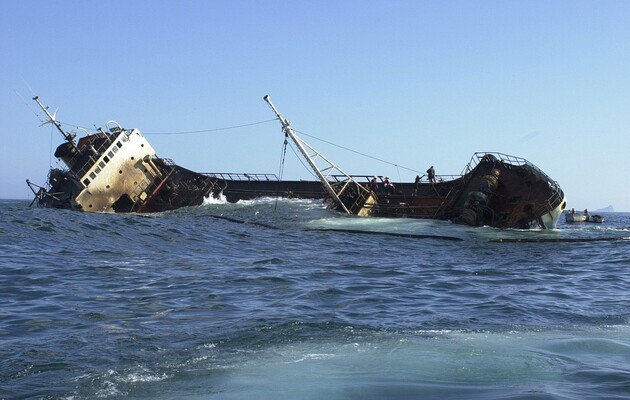 У берегов Японии столкнулись грузовое и рыболовное судна