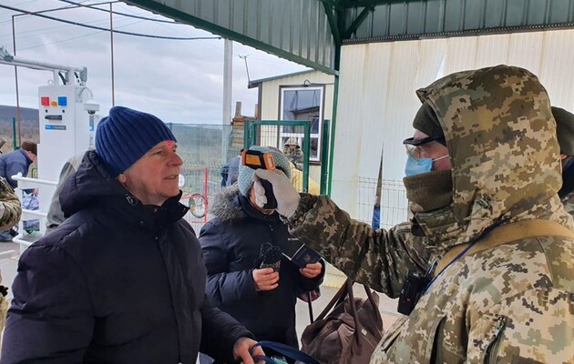  У штабі нагадали правила перетину лінії розмежування на українських КПВВ