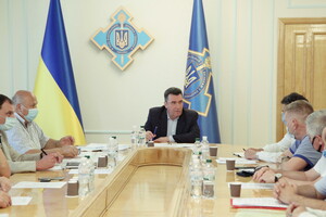 Данилов обратился к новоизбранным депутатам местных рад: призвал провести заседания по выявлению и решению проблем ковид