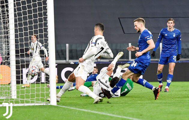 "Динамо" пропустило трижды 