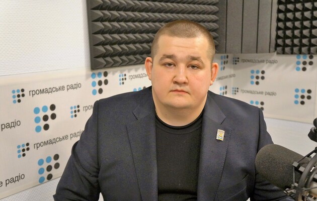 Денисова из-за драки отстранила от должности своего представителя Лисянского 