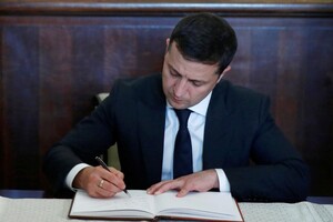 Зеленский подписал закон об отсрочке кассовых аппаратов для ФОПов