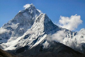 Эверест оказался почти на метр выше, чем считалось