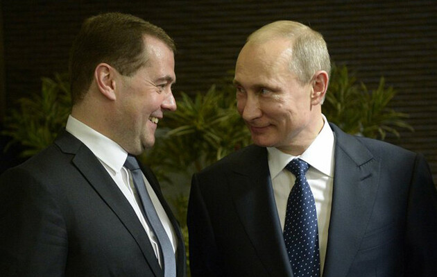 Госдума РФ разрешила Медведеву нарушать законы. Путину тоже, но только после отставки