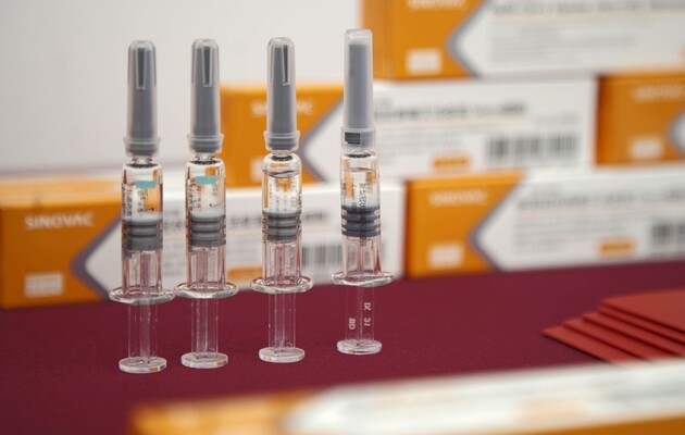 Китайська вакцина CoronaVac: з чим її змішувати для бустерної дози