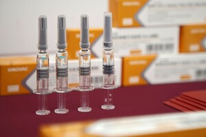 Китайська вакцина CoronaVac: з чим її змішувати для бустерної дози