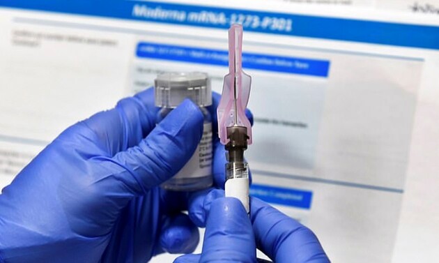 Компания Moderna приступила к тестированию вакцины против коронавируса на подростках