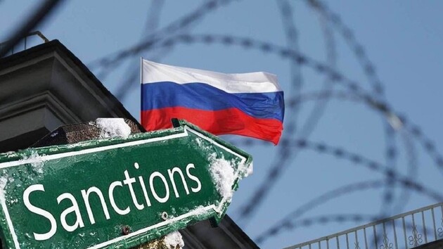 Кравчук призвал мир давить Россию санкциями
