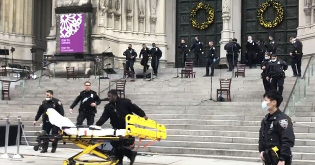 Стрілець біля собору Святого Іоанна Богослова в Нью -Йорку помер 