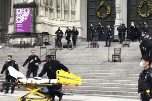 Стрілець біля собору Святого Іоанна Богослова в Нью -Йорку помер 