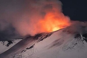 После землетрясения на Сицилии проснулся вулкан Этна