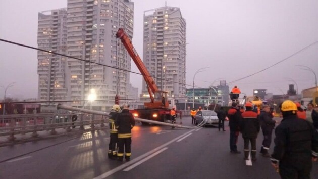 Кличко рассказал, за чей счет будут отремонтированы опоры на Шулявском мосту 