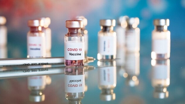 Програма вакцинації COVAX, на яку розраховує Україна, на межі зриву - Reuters 