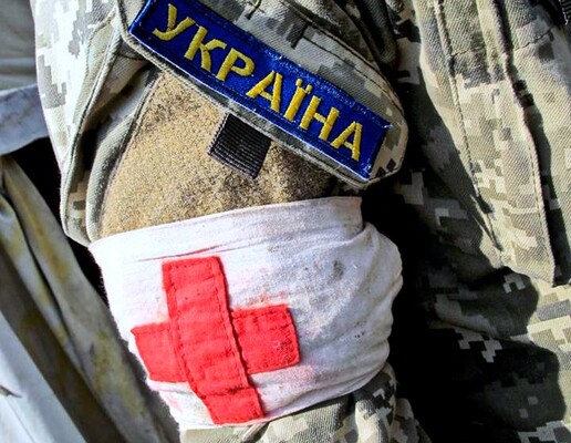 Вражеский снайпер ранил украинского бойца под Авдеевкой