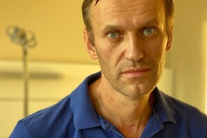 Керівник групи по отруєнню Навального з розслідування Bellingcat виявився фахівцем з 
