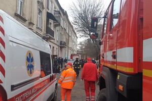 У центрі Львова стався вибух, двоє людей постраждали 