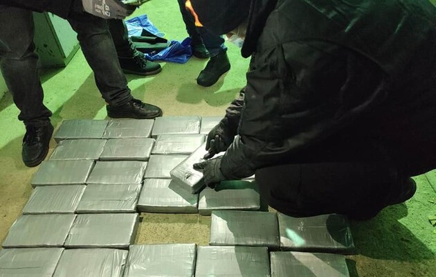 Одесские таможенники изъяли крупную партию кокаина