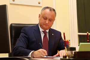 За кілька днів до кінця каденції Додон підписав закони про російську мову і ТБ у Молдові 