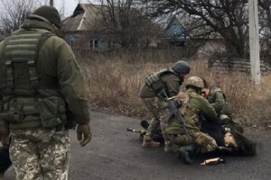 В результате обстрелов российских наемников в Донбассе ранены два воина