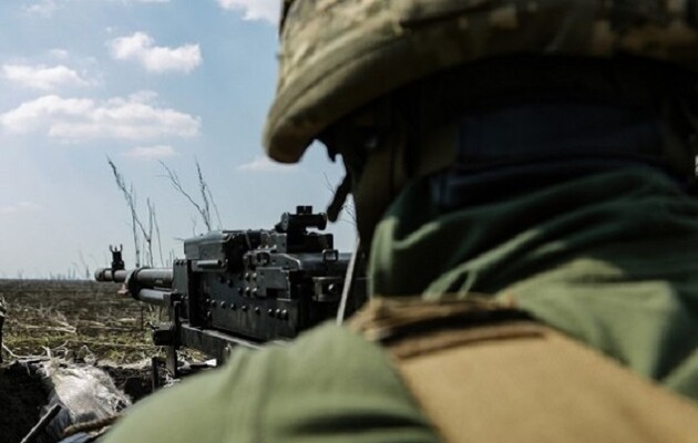 Оккупанты дистанционно минировали местность и восемь раз обстреляли позиции ООС в Донбассе