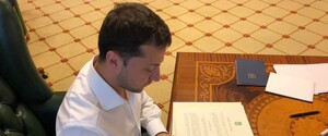 Зеленський підписав закон про продовження «особливого статусу» ОРДЛО 
