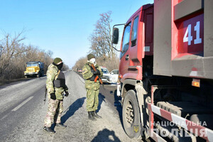 Поліція і Нацгвардія відпрацювали два міста на Донеччині: фоторепортаж 