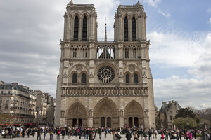 Хор собора Парижской Богоматери дал первый концерт после пожара