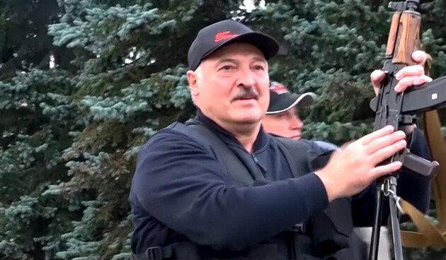 «Тонни зброї з України»: в МЗС відповіли на заяву Лукашенка про терористів 