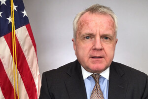 Посол США в РФ відмовився робити щеплення від коронавірусу російським препаратом 